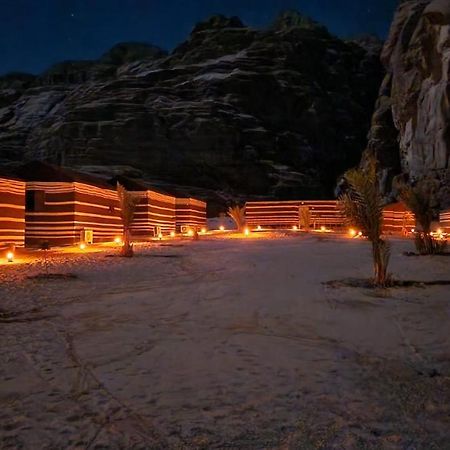 Moon Night Camp Hotel Wadi Rum Bagian luar foto