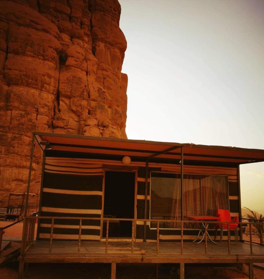 Moon Night Camp Hotel Wadi Rum Bagian luar foto