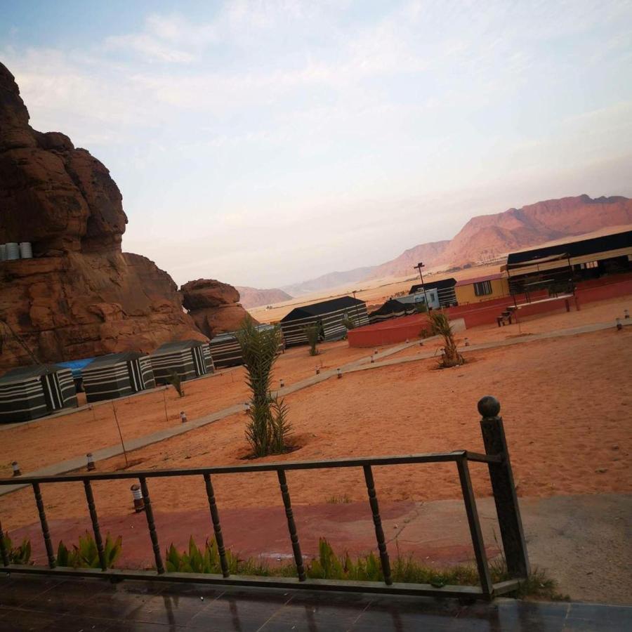 Moon Night Camp Hotel Wadi Rum Bagian luar foto