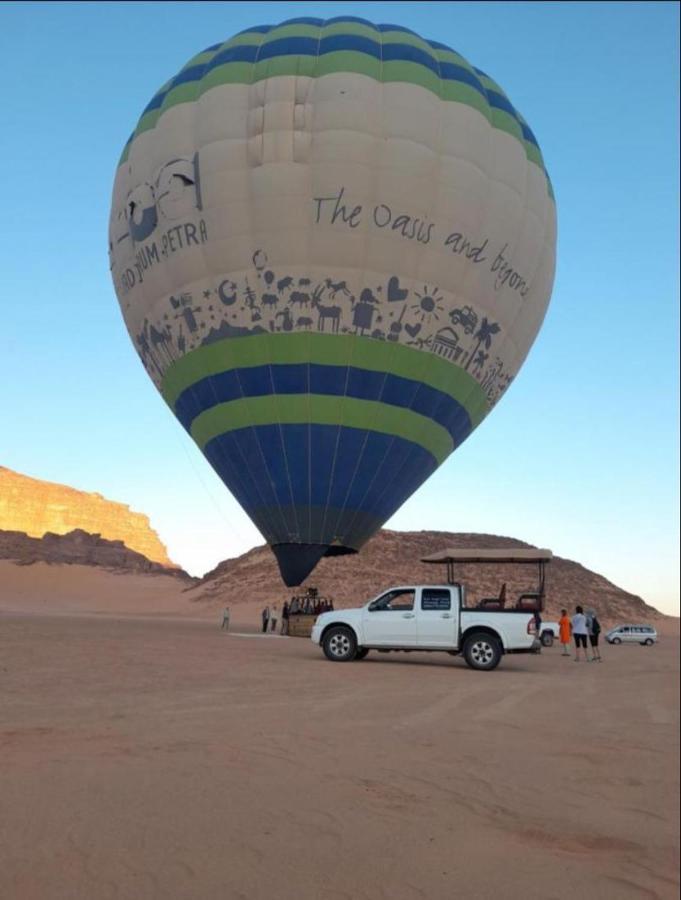 Moon Night Camp Hotel Wadi Rum Bagian luar foto