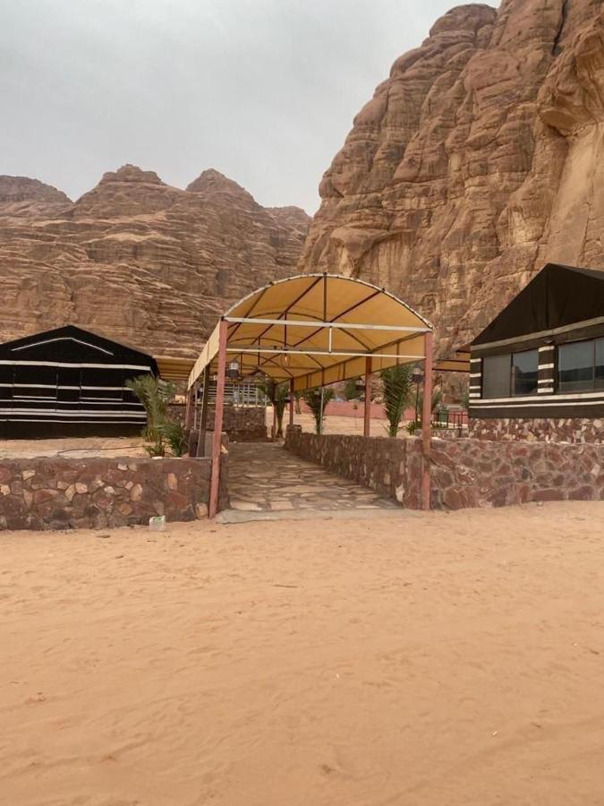 Moon Night Camp Hotel Wadi Rum Bagian luar foto