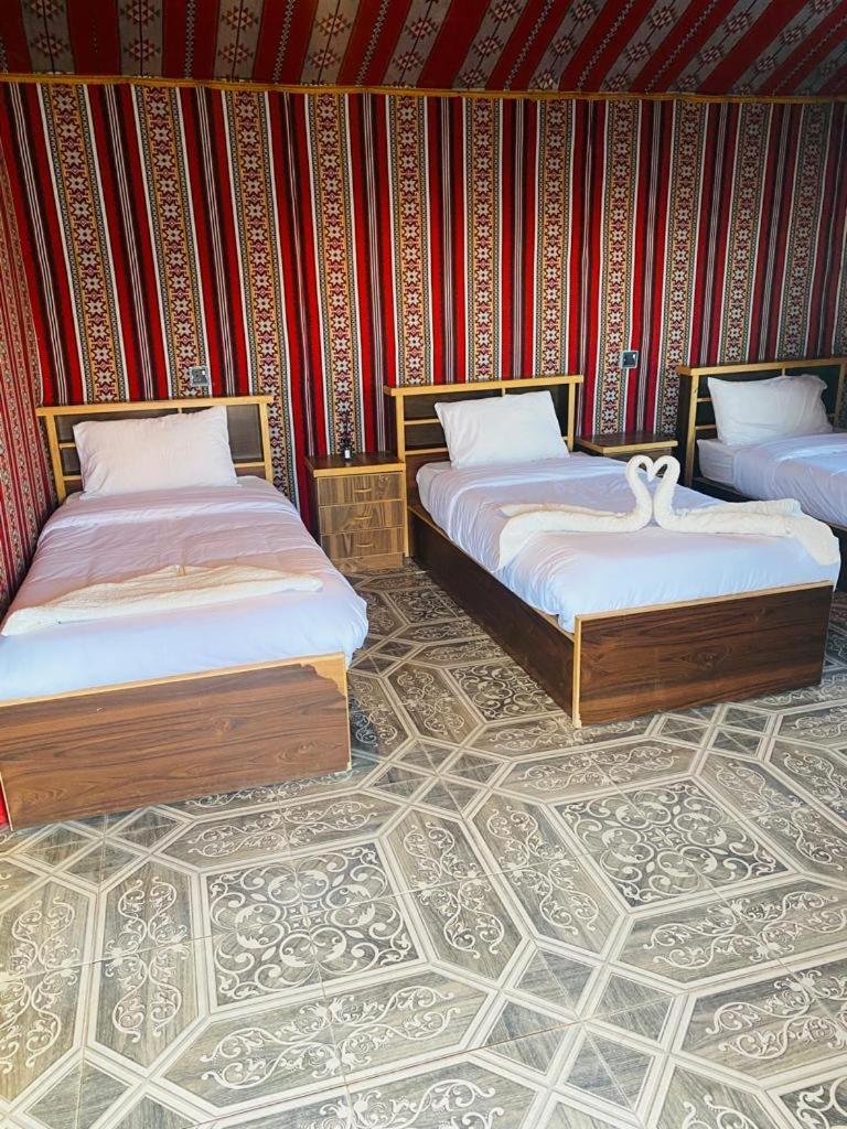 Moon Night Camp Hotel Wadi Rum Bagian luar foto