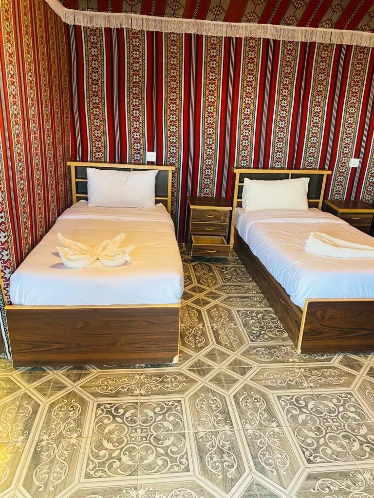 Moon Night Camp Hotel Wadi Rum Bagian luar foto