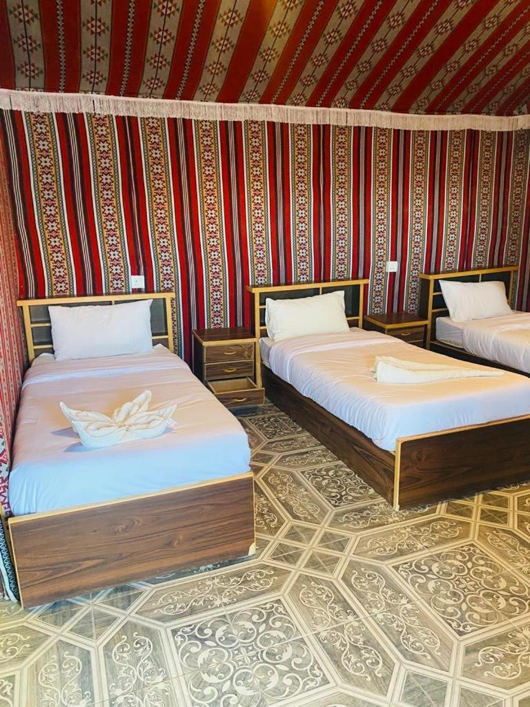 Moon Night Camp Hotel Wadi Rum Bagian luar foto