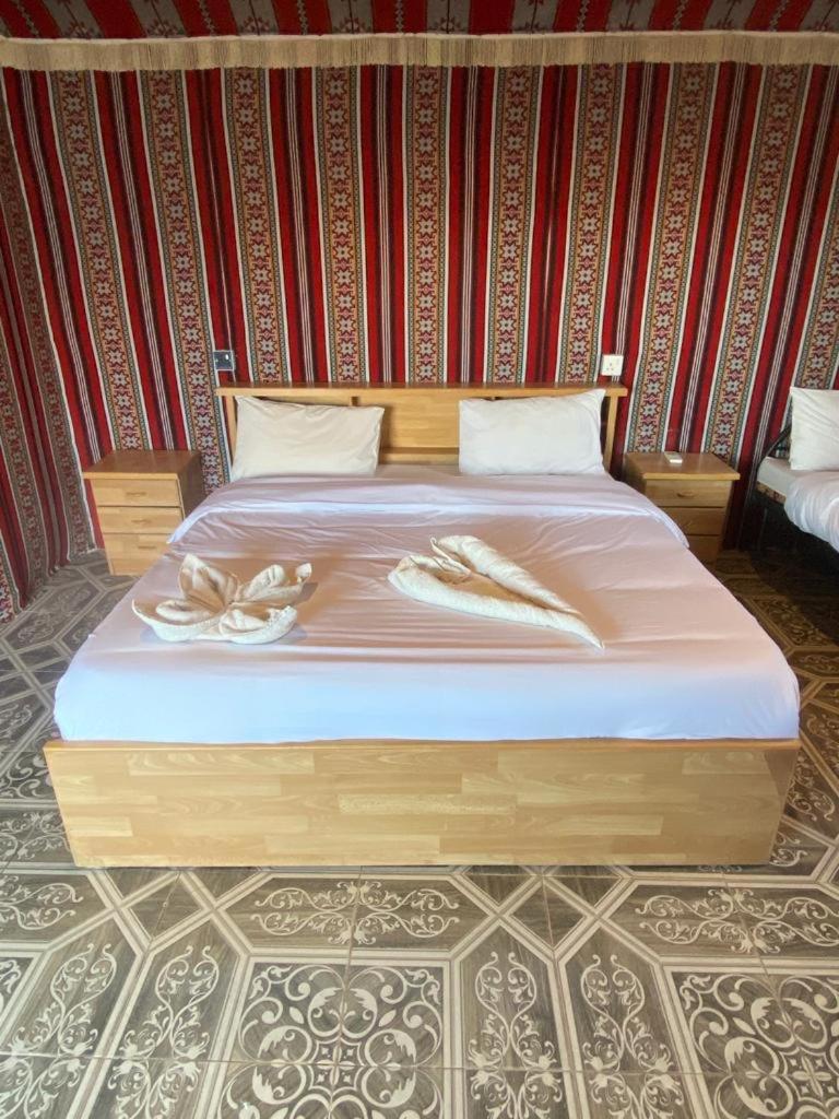 Moon Night Camp Hotel Wadi Rum Bagian luar foto