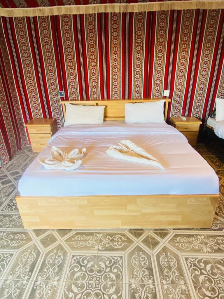 Moon Night Camp Hotel Wadi Rum Bagian luar foto
