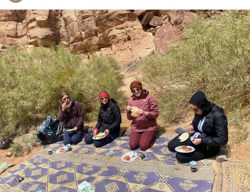 Moon Night Camp Hotel Wadi Rum Bagian luar foto